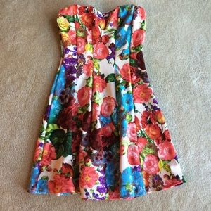 Floral strapless dress size S
